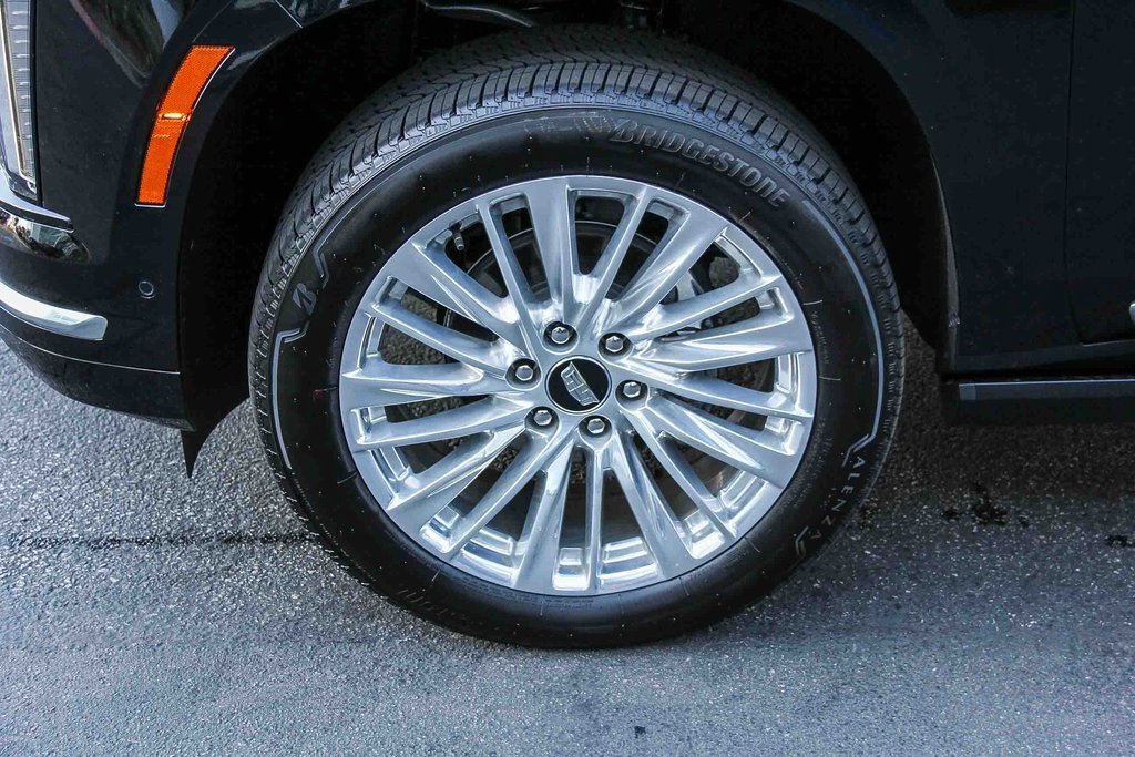 2026 Cadillac Escalade Luxury photo 3