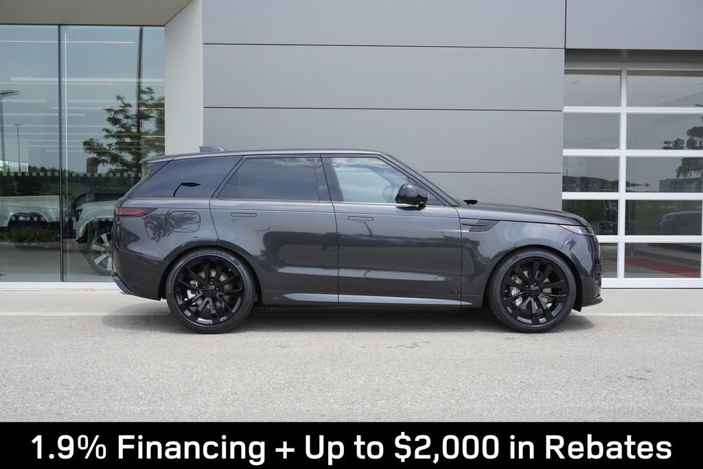 New 2026 Carpathian Grey Land Rover Dynamic SE image 7