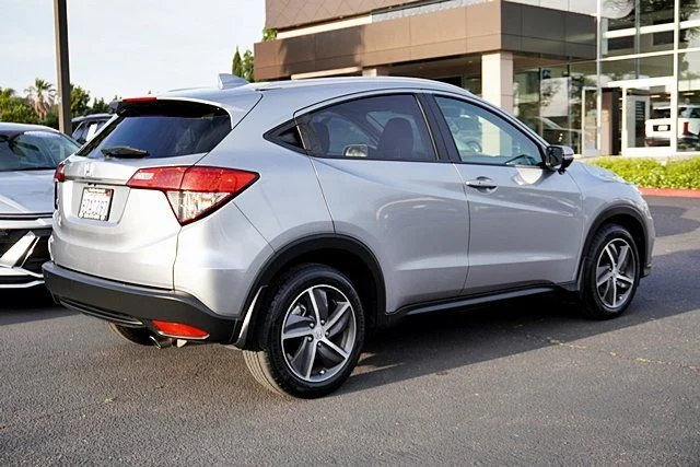 Used 2022 Silver Honda EX image 7