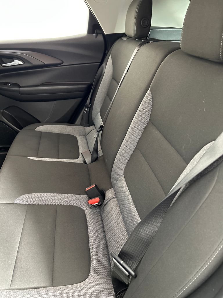 Used 2025 White Chevrolet LT image 17