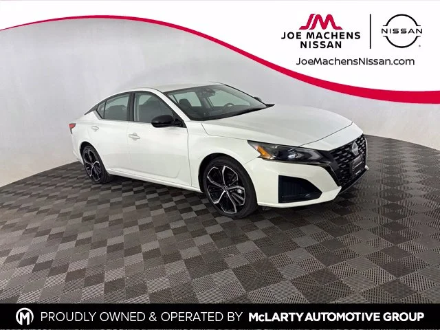 Used 2024 White Nissan 2.5 SR image 1