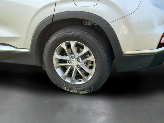 Used 2020 Silver Hyundai SEL image 22