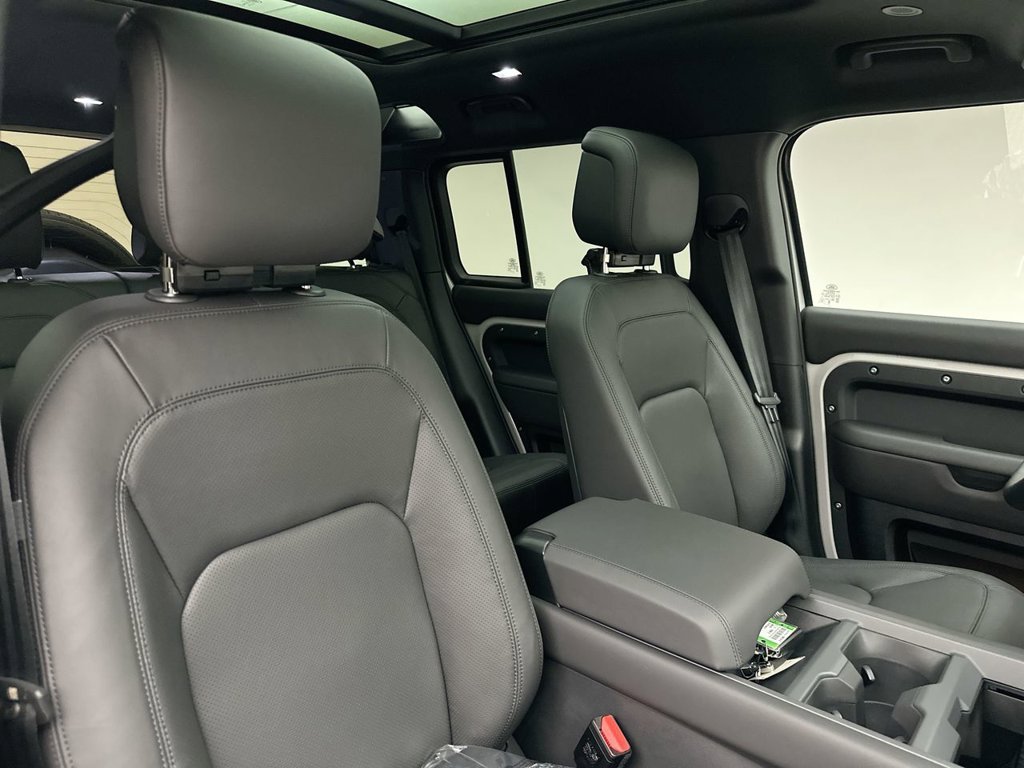 New 2026 Borasco Grey Land Rover X-Dynamic SE image 6
