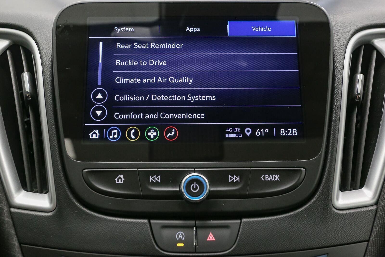 Used 2024 Summit White Chevrolet LT image 27