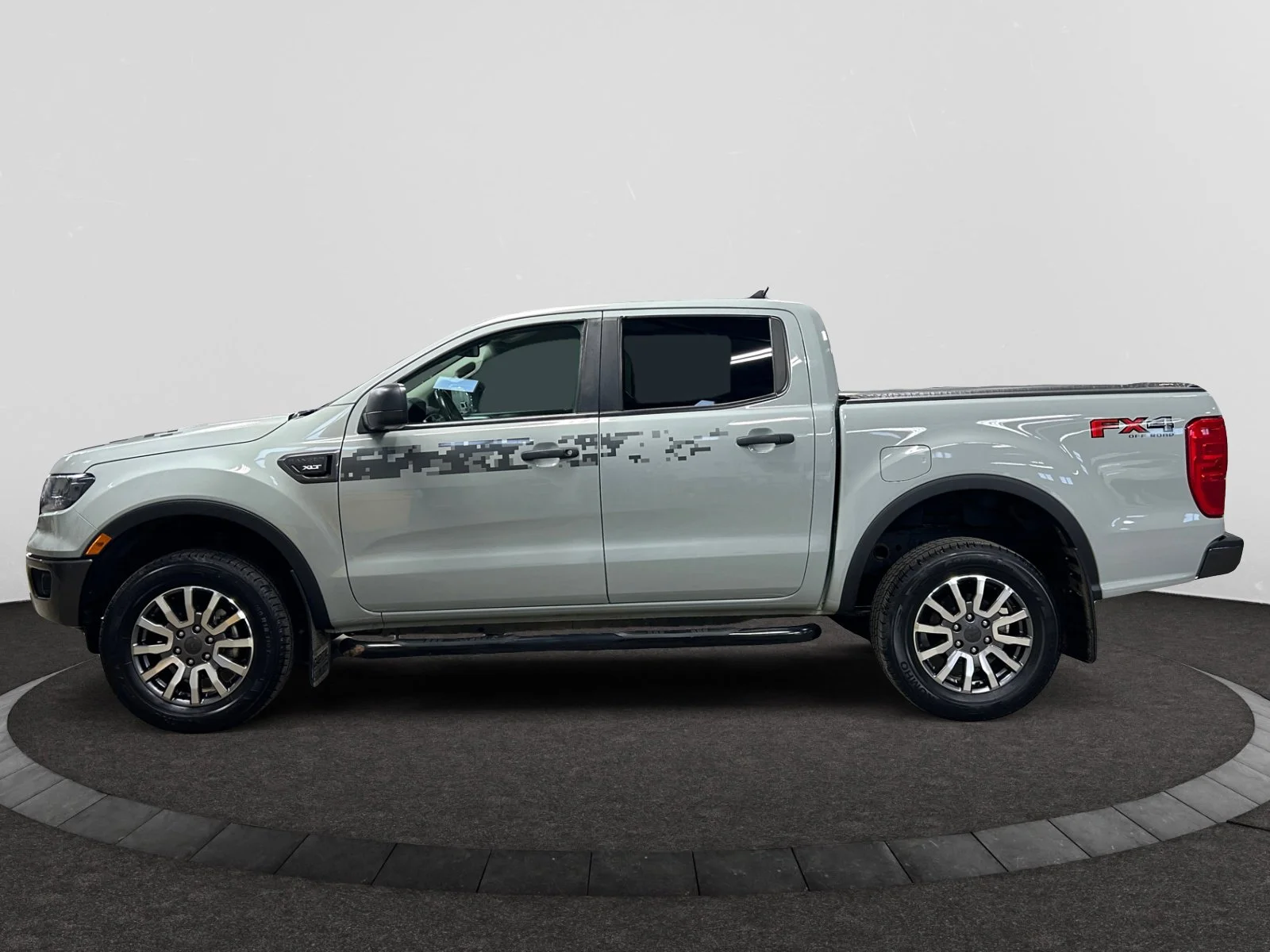 Used 2022 CACTUS GREY Ford XLT SuperCrew image 2