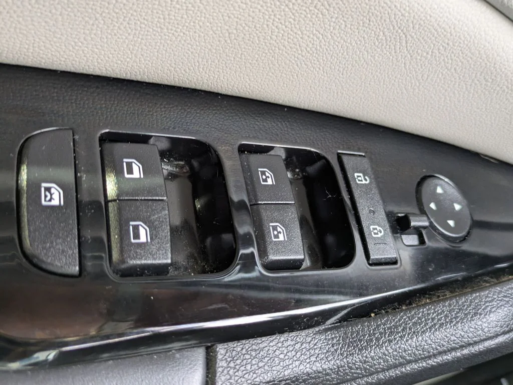 Used 2023 Black Kia EX image 27