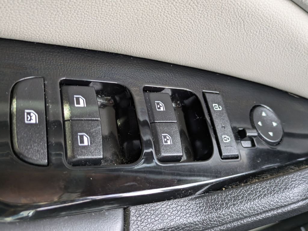 Used 2023 Black Kia EX image 27