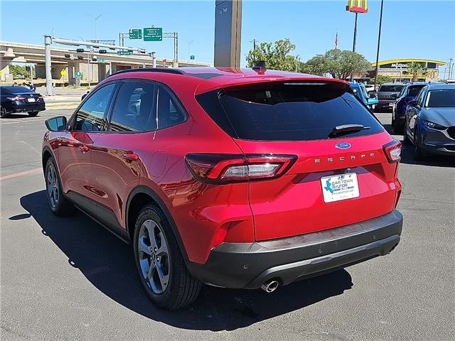Used 2025 Red Ford ST-Line Front-Wheel Drive image 3