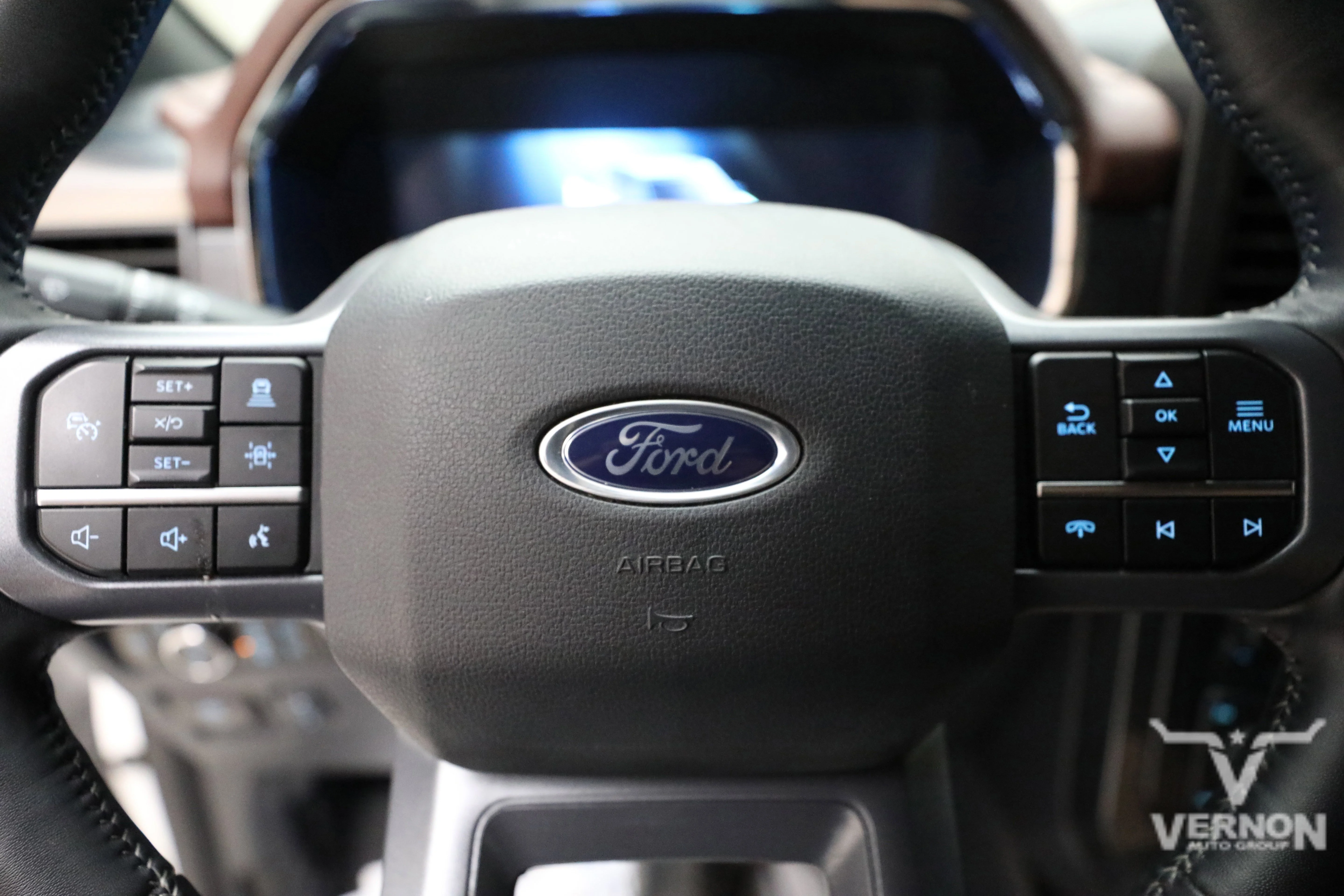 Pre-Owned 2023 Ford F-150 Lariat Crew Cab 4x4 Fx4