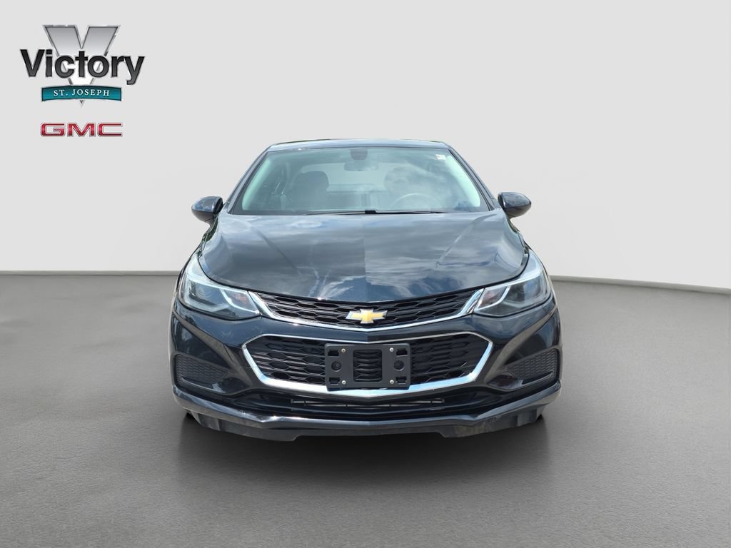 Used 2017 Chevrolet Cruze LT with VIN 1G1BE5SM1H7248325 for sale in Kansas City