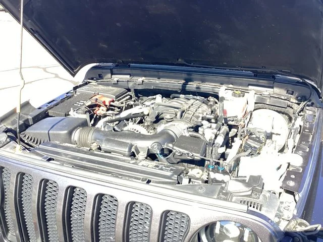 Used 2018 Crystal Metallic Jeep Unlimited Sahara image 20