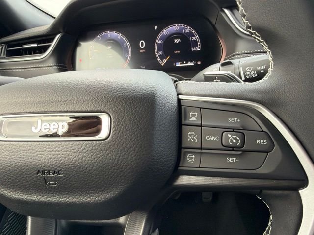 New 2026 Bright White Clear-Coat Exterior Paint Jeep Laredo image 18