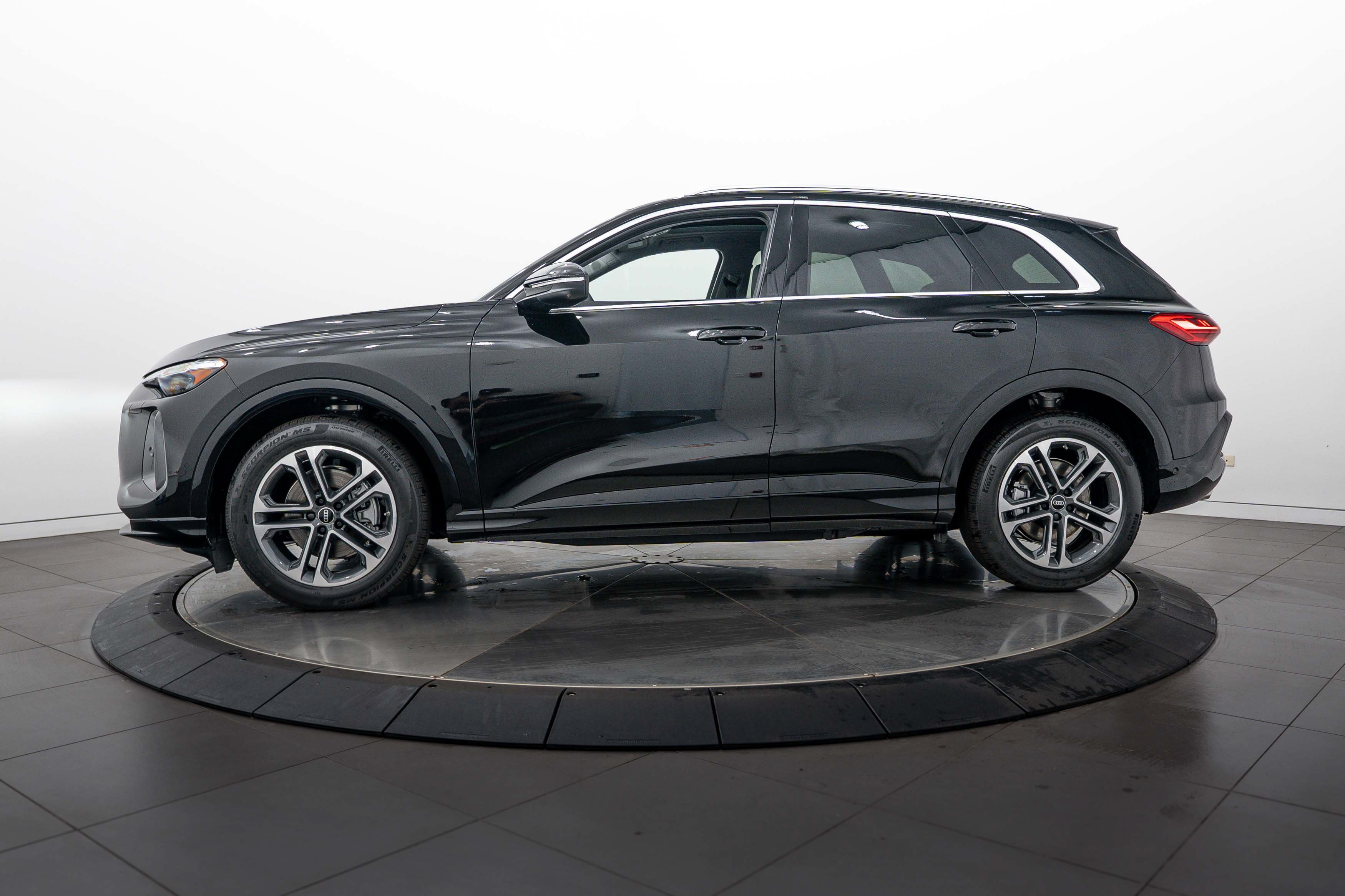 New 2026 MYTHOS BLACK Audi Prestige image 6