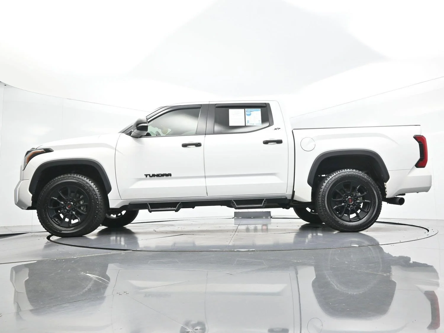 Used 2024 Ice Cap Toyota SR5 image 44