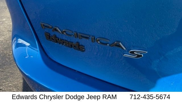 2026 Chrysler Pacifica Select - Photo 13