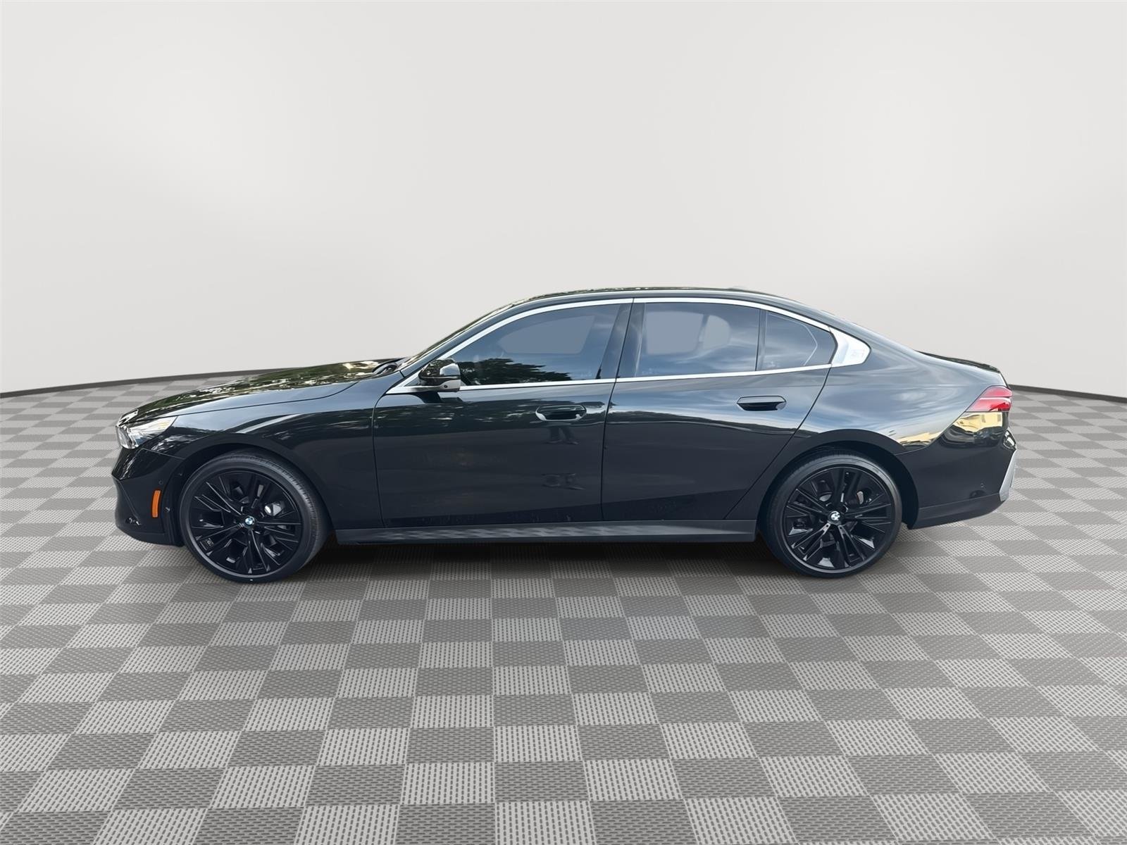 Used 2024 Black Sapphire Metallic BMW 530i image 9