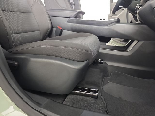 Used 2026 Green Chevrolet LT image 29