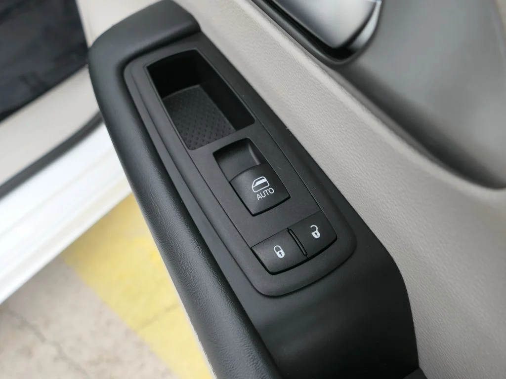 Used 2023 White Chrysler Touring L image 23