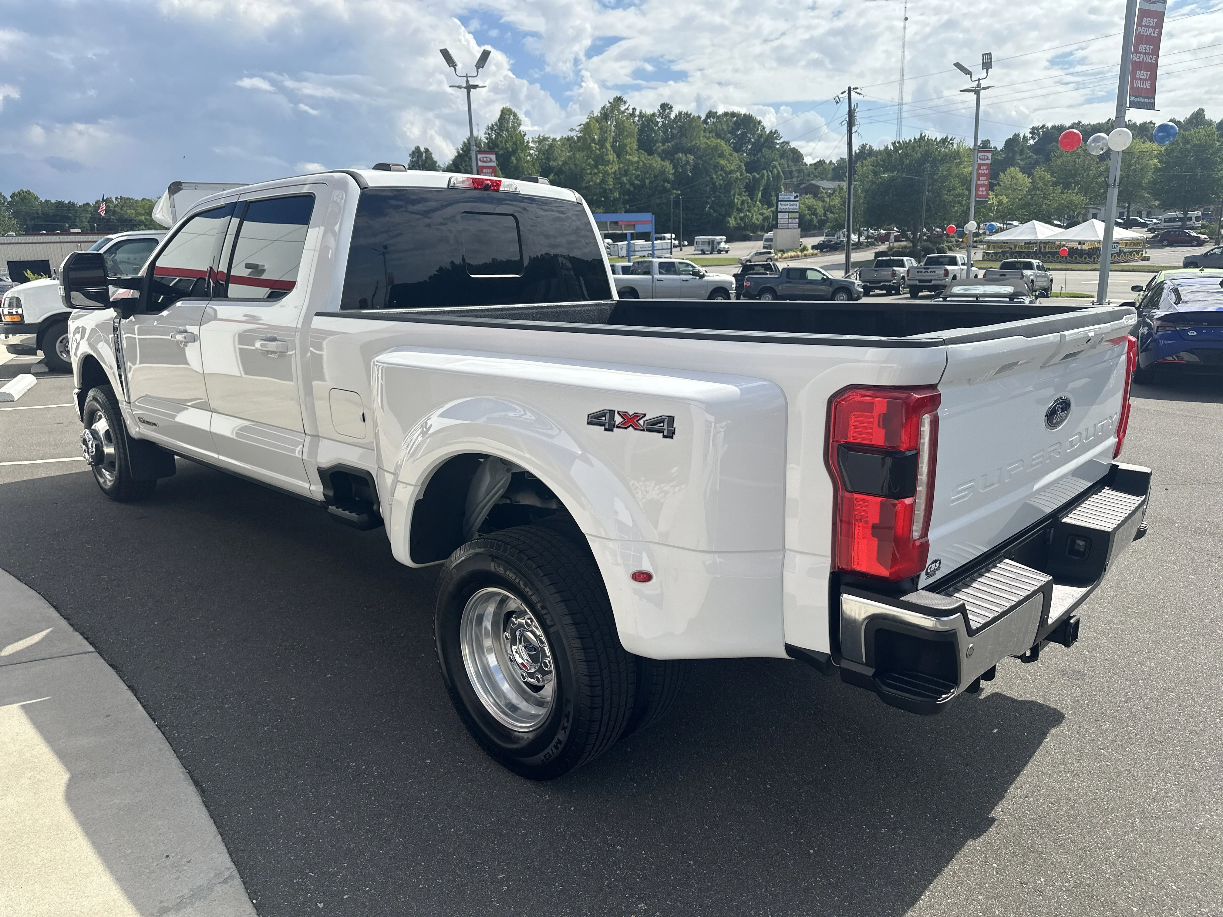 Used 2023  Ford  image 6