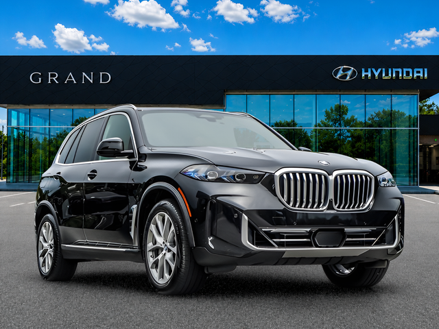 Used 2026 Black BMW xDrive40i image 8