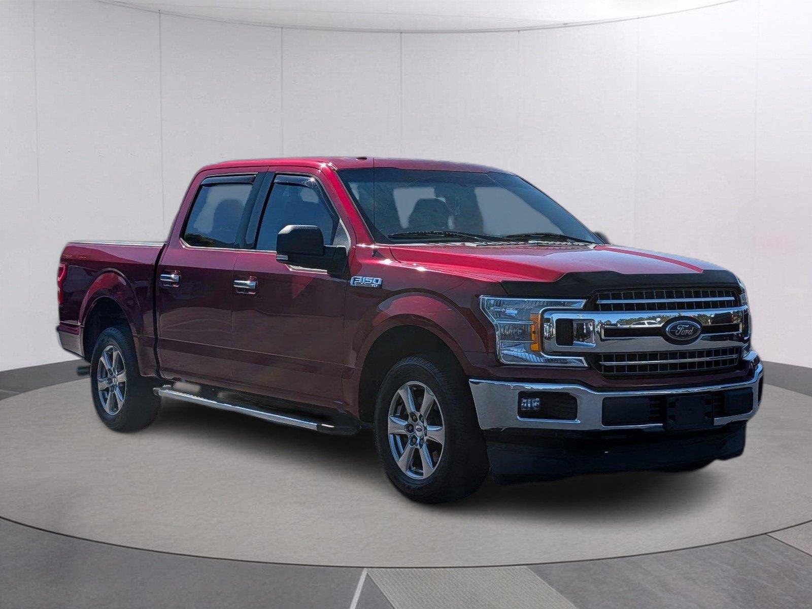 Used 2018 Ruby Red Metallic Tinted Clearcoat Ford XLT image 8