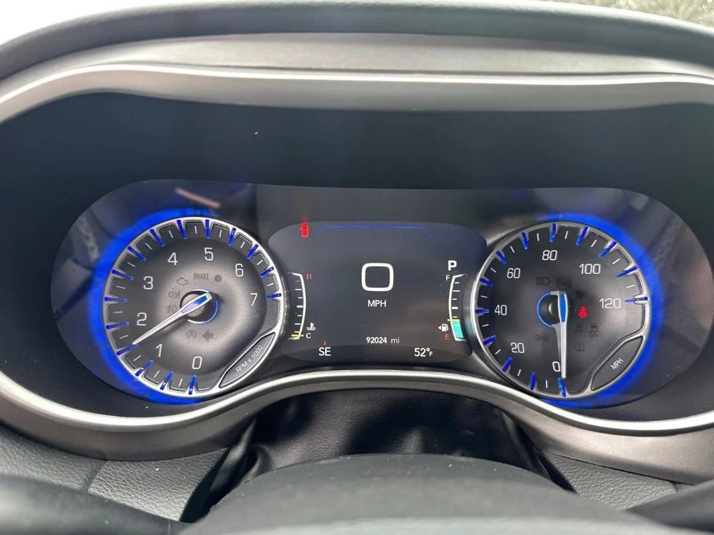 Used 2022 Black Chrysler Touring L image 11