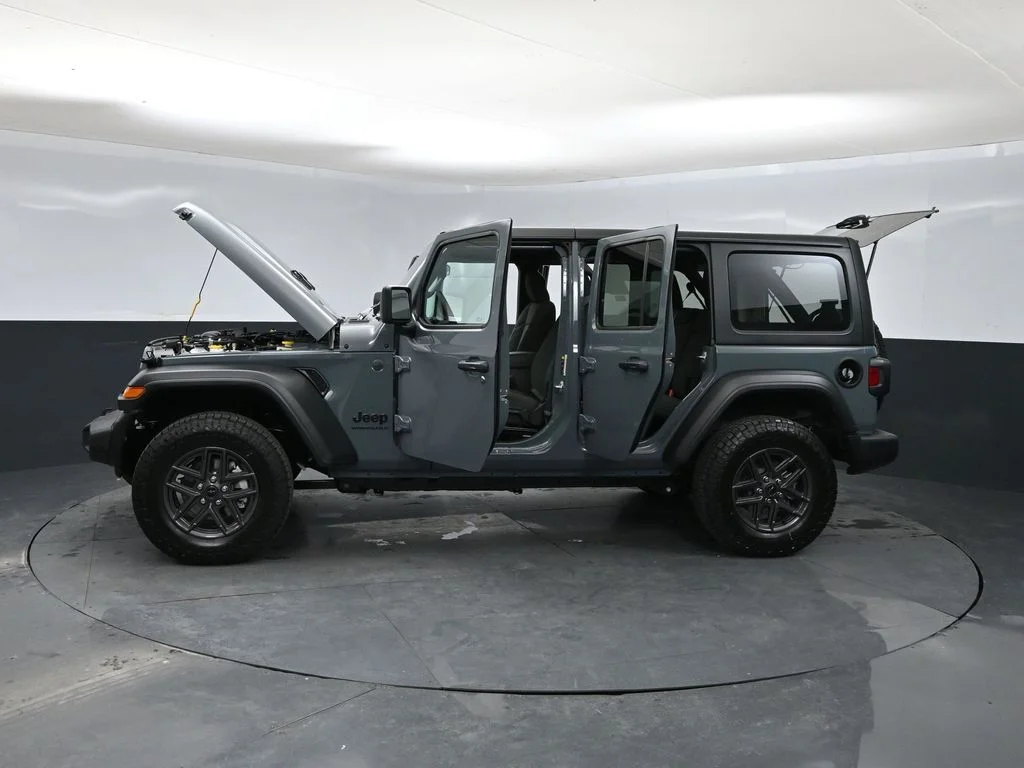 New 2026 Anvil Clearcoat Jeep Sport S image 38