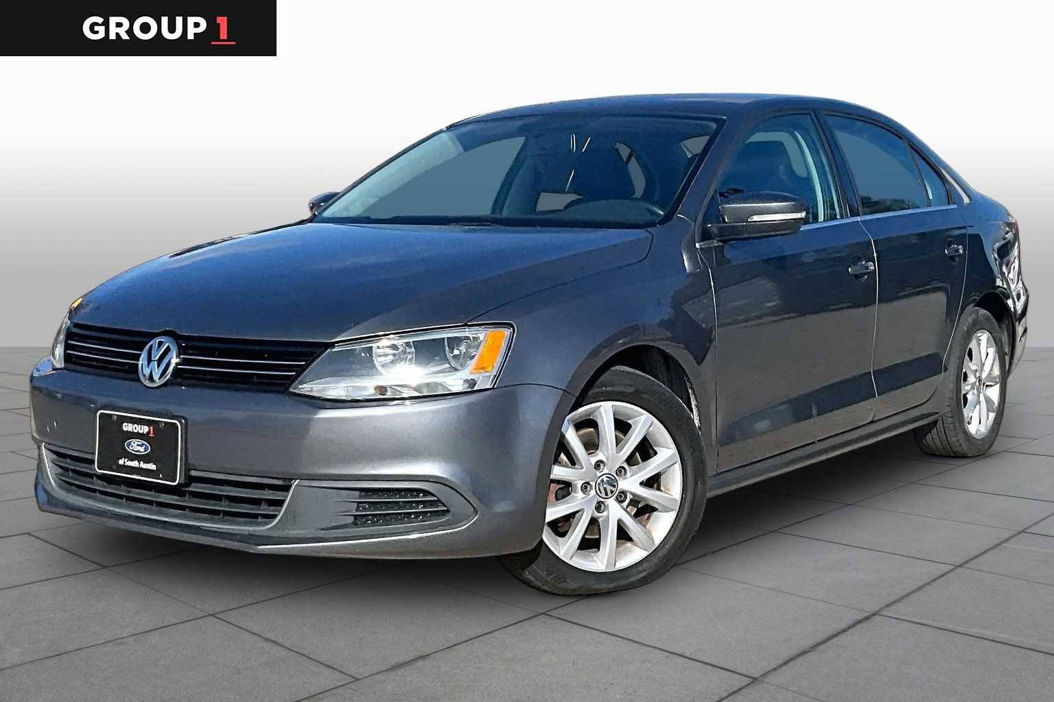 Pre-Owned 2013 Volkswagen Jetta SE