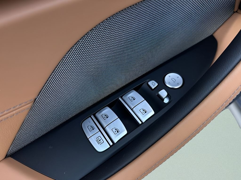 2026 BMW 8 Series 840i - Photo 17