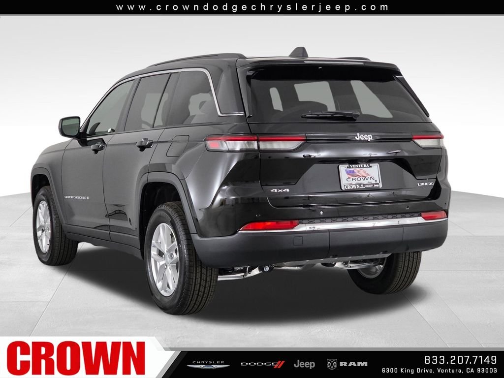 New 2026 Diamond Black Crystal Pearlcoat Jeep  image 7