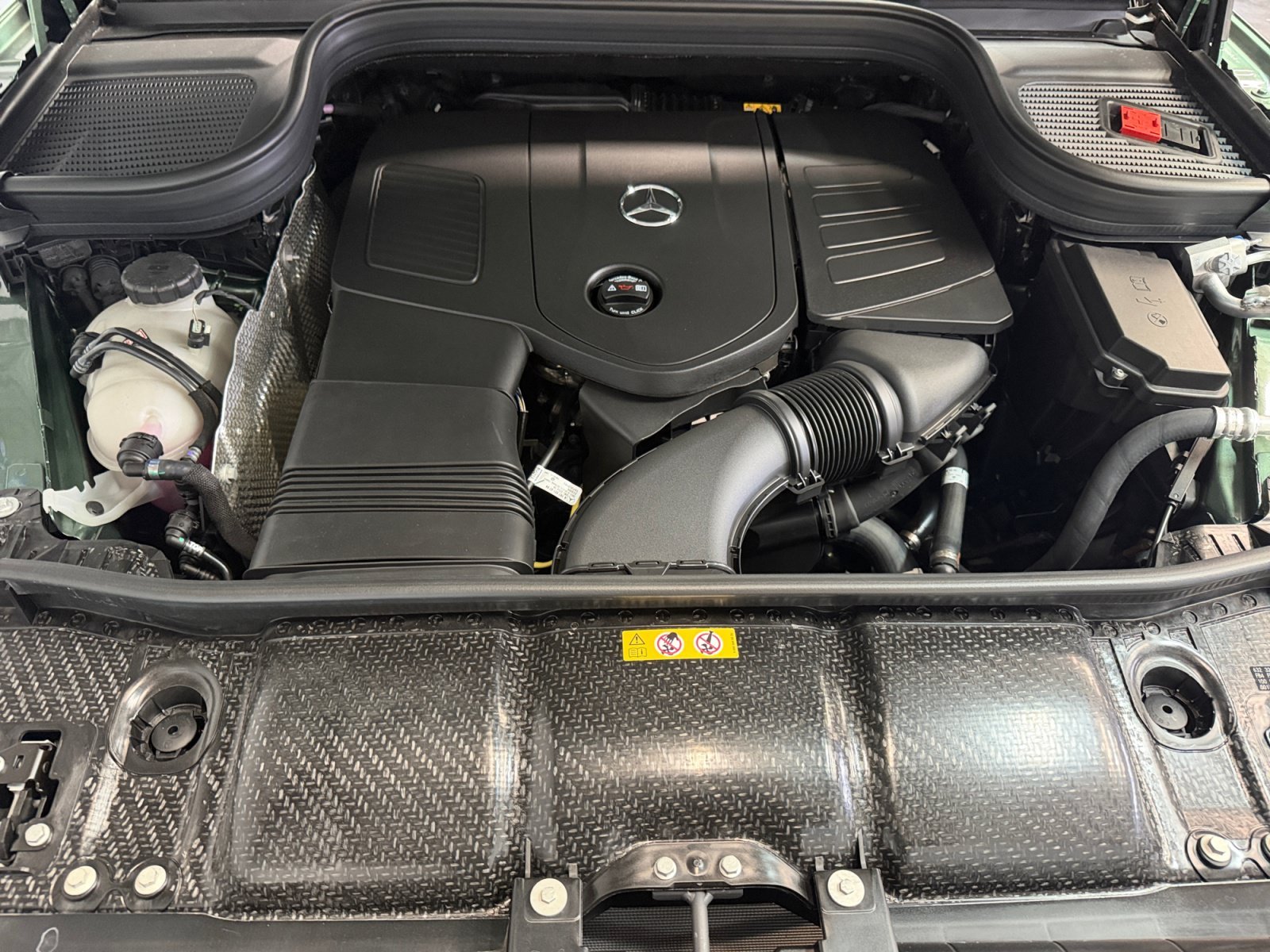New 2026 MANUFAKTUR Ireland Mid Green Metallic Mercedes-Benz GLE 350 image 45