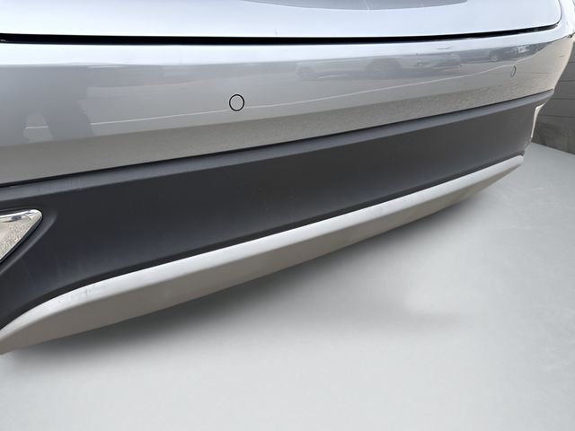 Used 2023 Gray Buick Preferred image 27