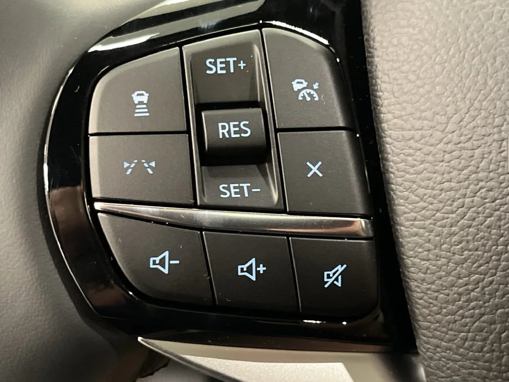 New 2026 Star White Metallic Tri-Coat Ford Platinum™ image 25