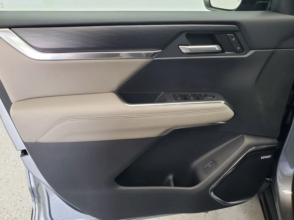 2026 GMC Acadia Elevation - Photo 8