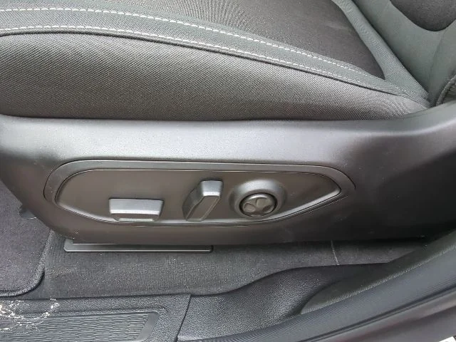 New 2026 Baltic Gray Metallic Clear-Coat Exterior Paint Jeep Laredo X image 11
