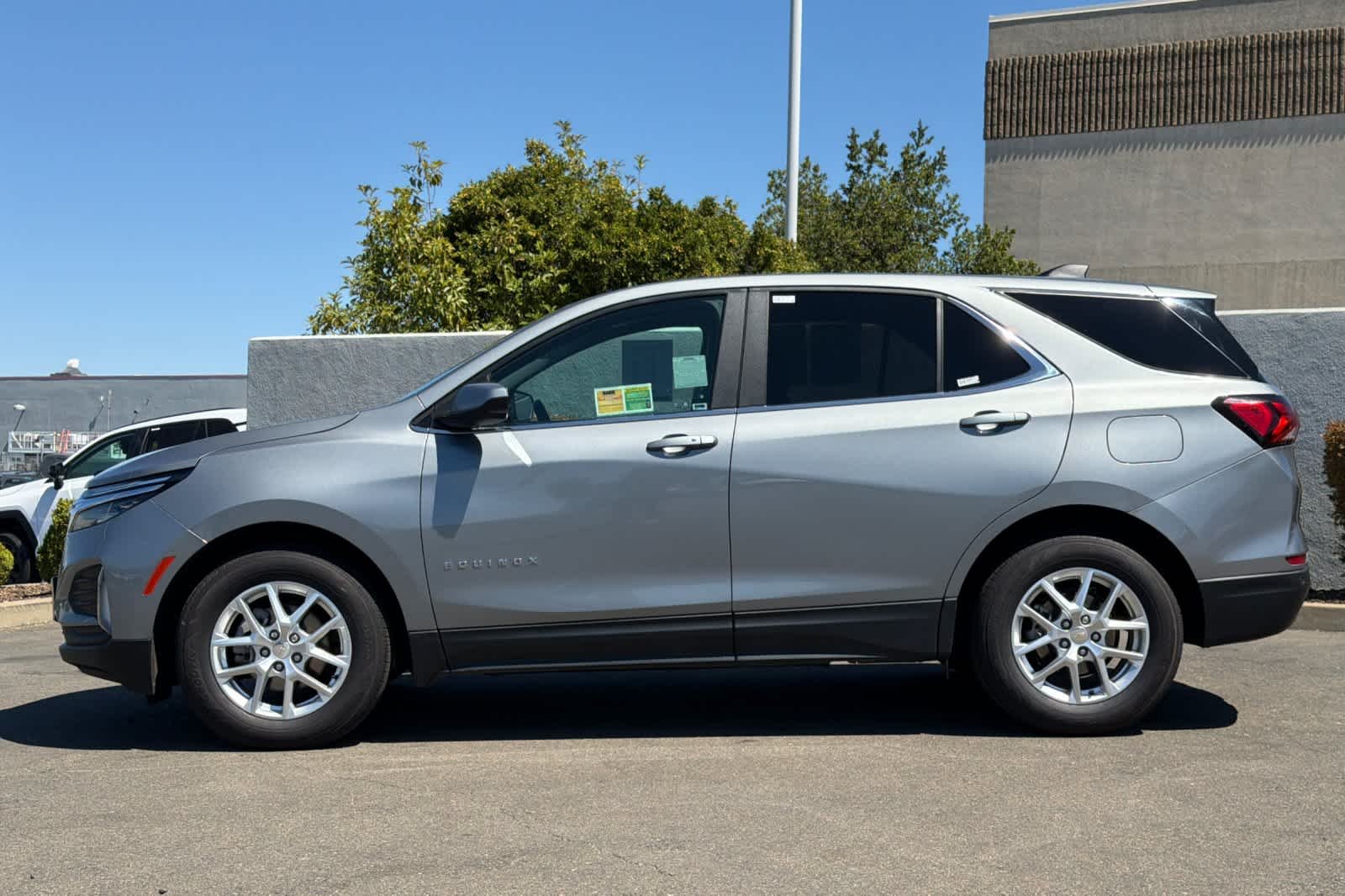 2024 Chevrolet Equinox LT - Photo 9
