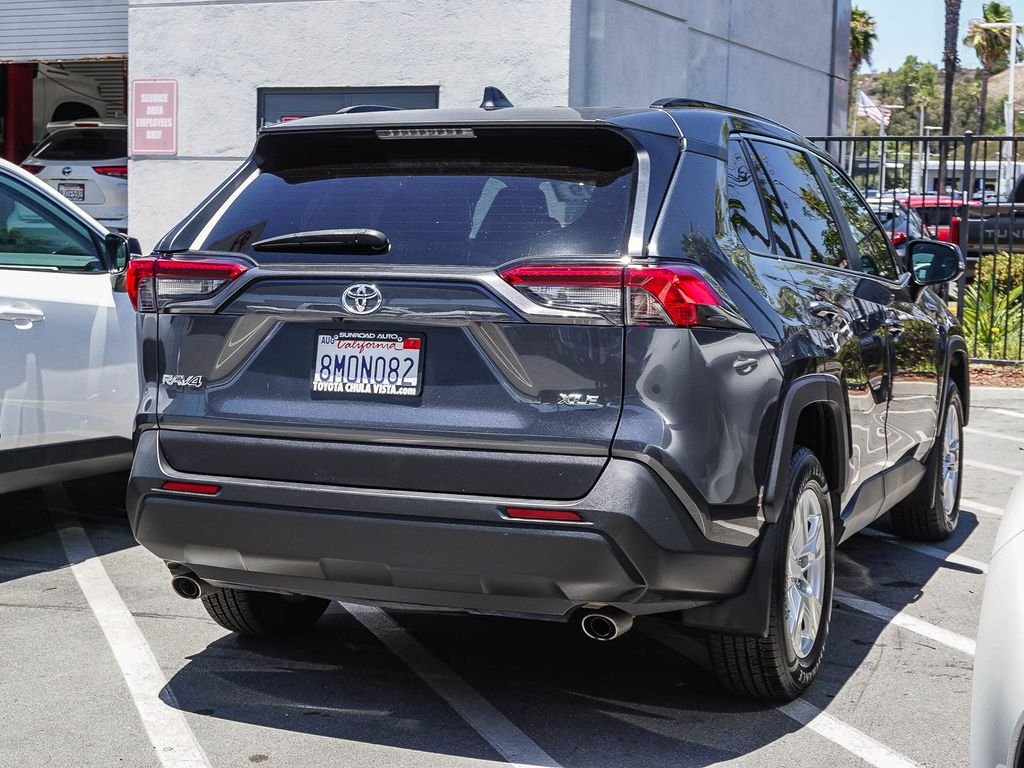 Used 2019 Gray Toyota XLE image 6