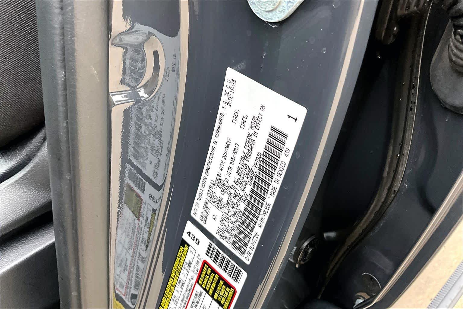 Used 2025 Underground Toyota SR5 image 33