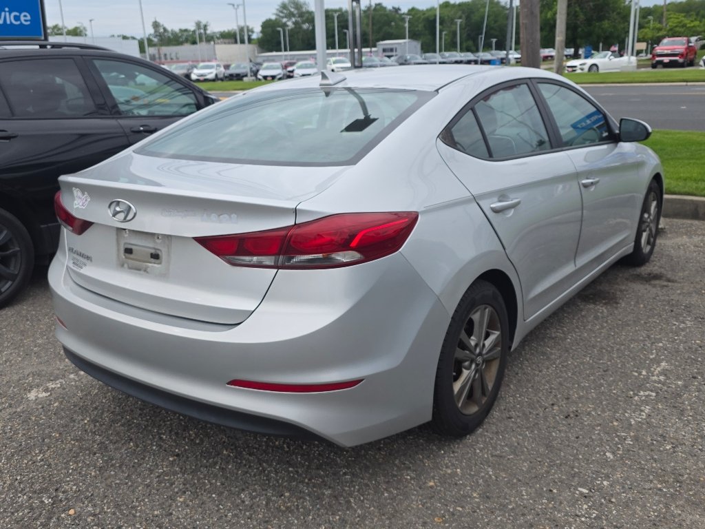 Used 2018 Silver Hyundai Value Edition image 5