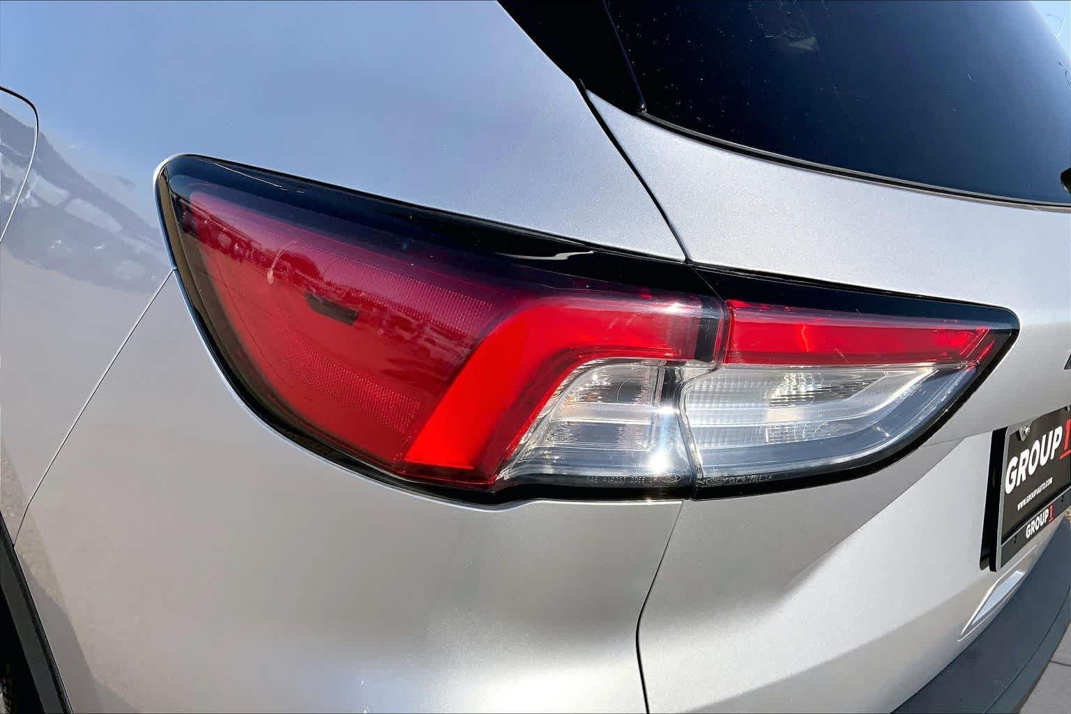 Used 2020 Ingot Silver Metallic Ford SE image 29