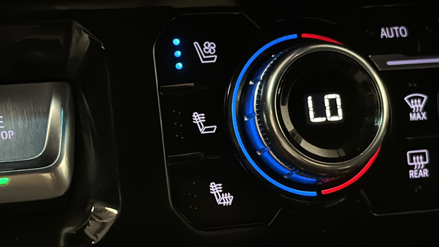 Used 2024 Onyx Black GMC Denali image 32