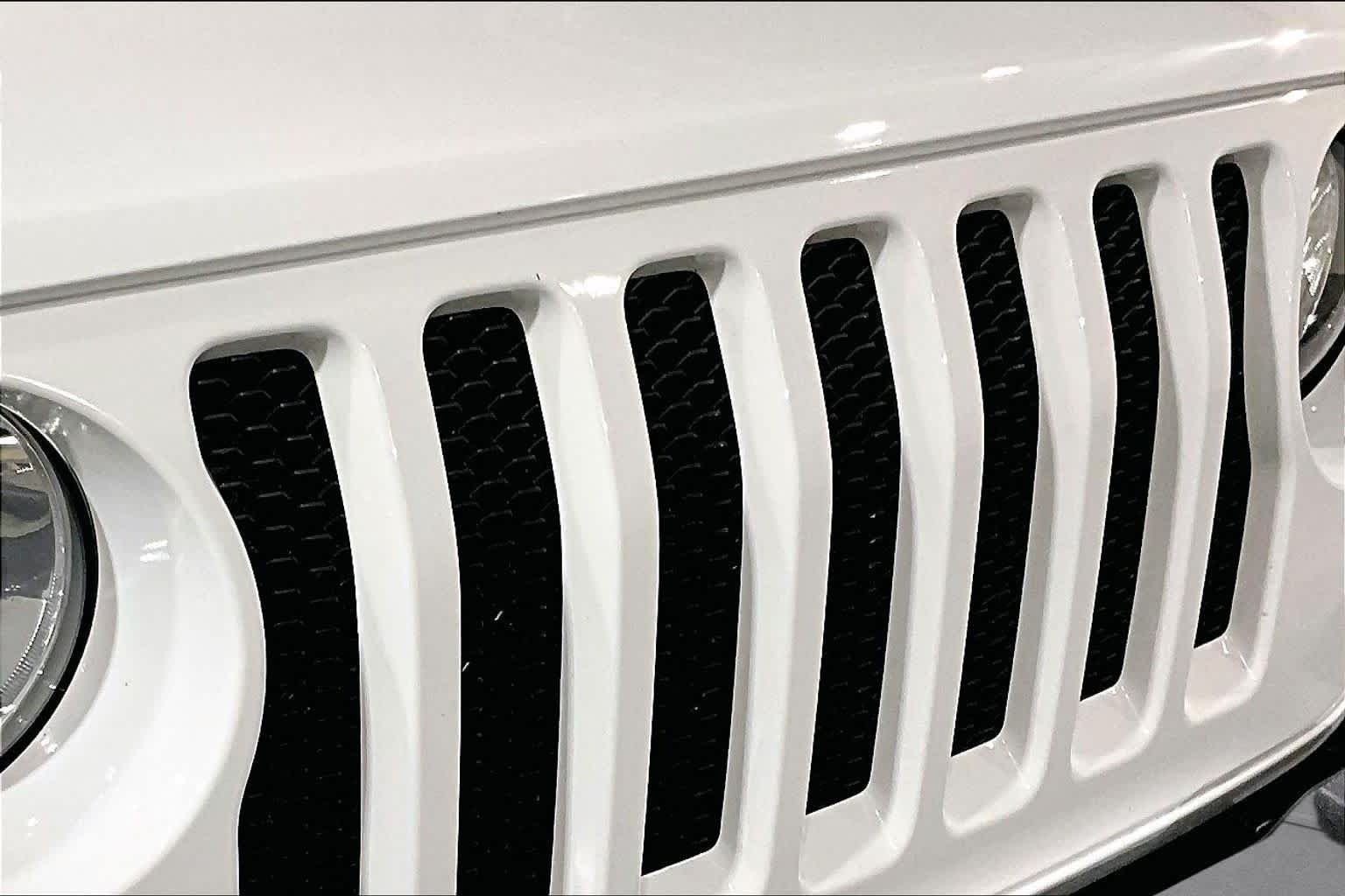 Used 2022 Bright White Clearcoat Jeep Unlimited Sport image 30