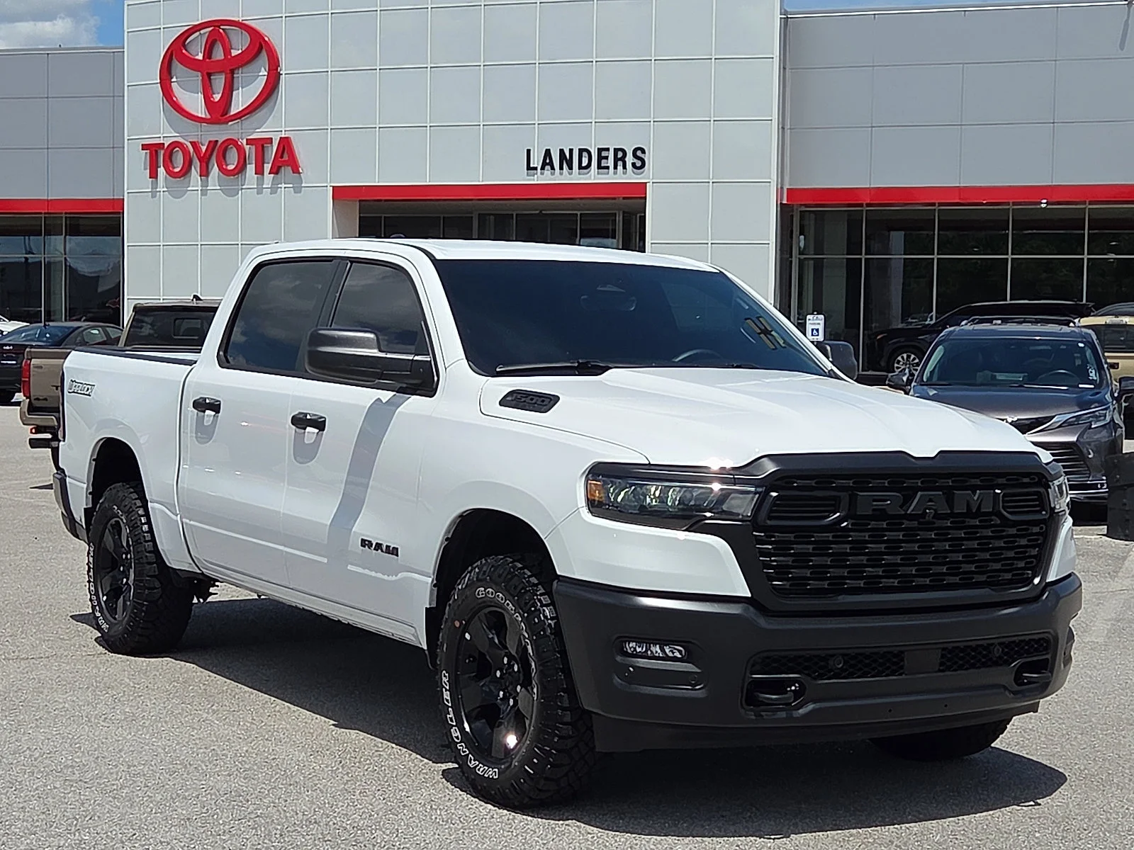 2025 RAM 1500 Warlock 4x4 Crew Cab 5'7's photo
