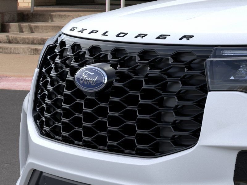 New 2026 Star White Metallic Tri-Coat Ford ST-Line image 18