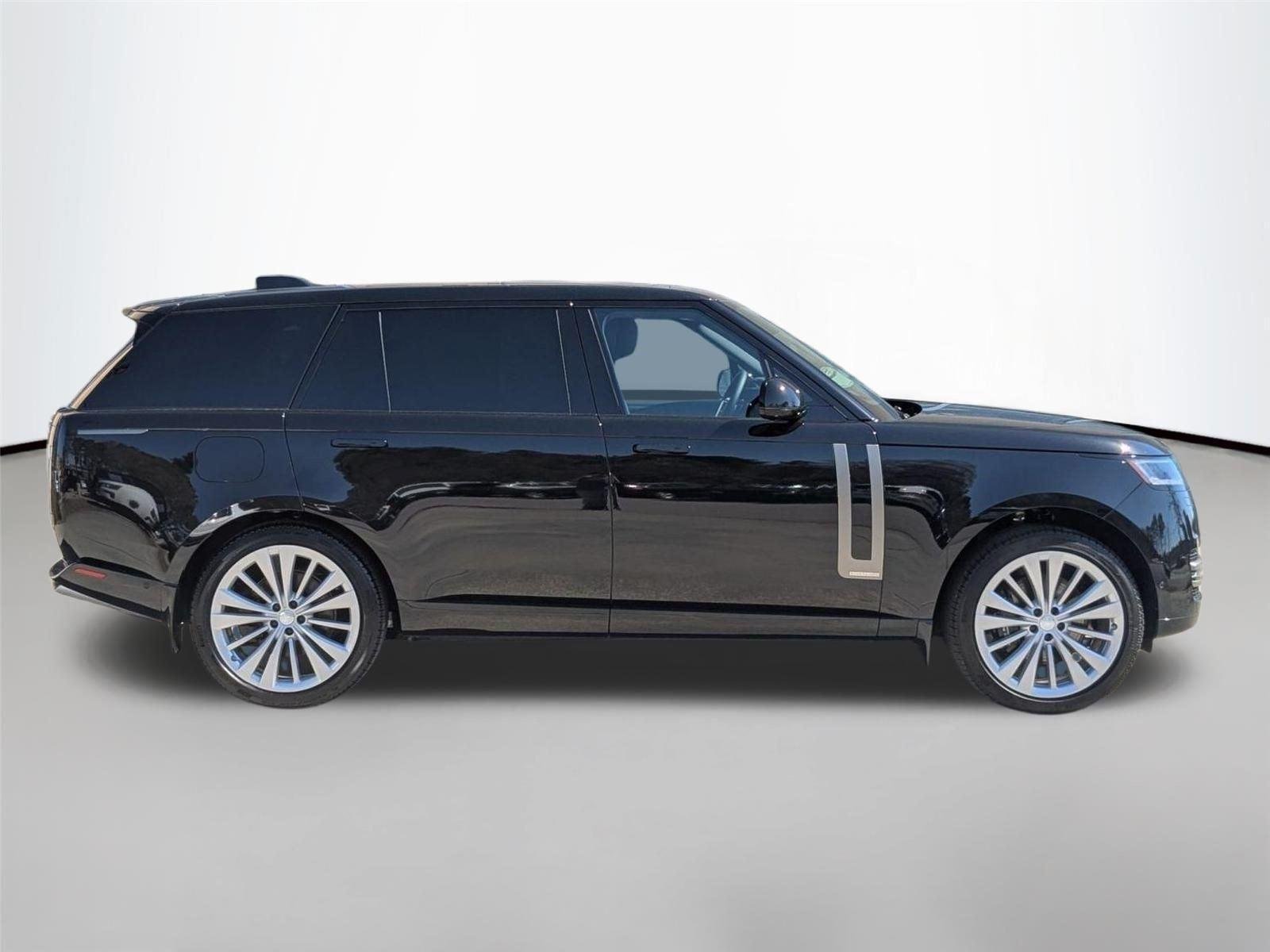 New 2025 Santorini Black Land Rover Autobiography image 4