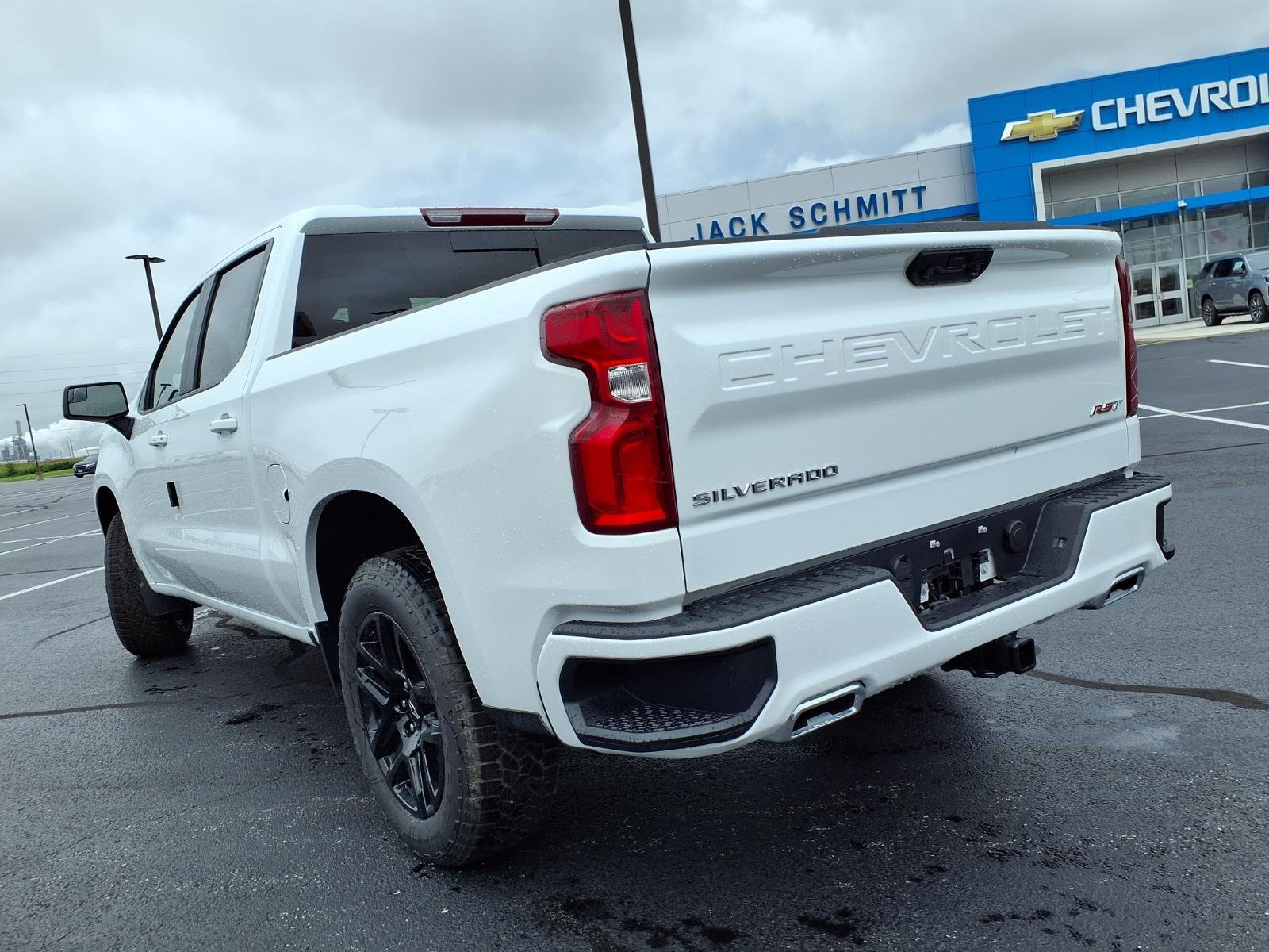 New 2026 Summit White Chevrolet RST image 23