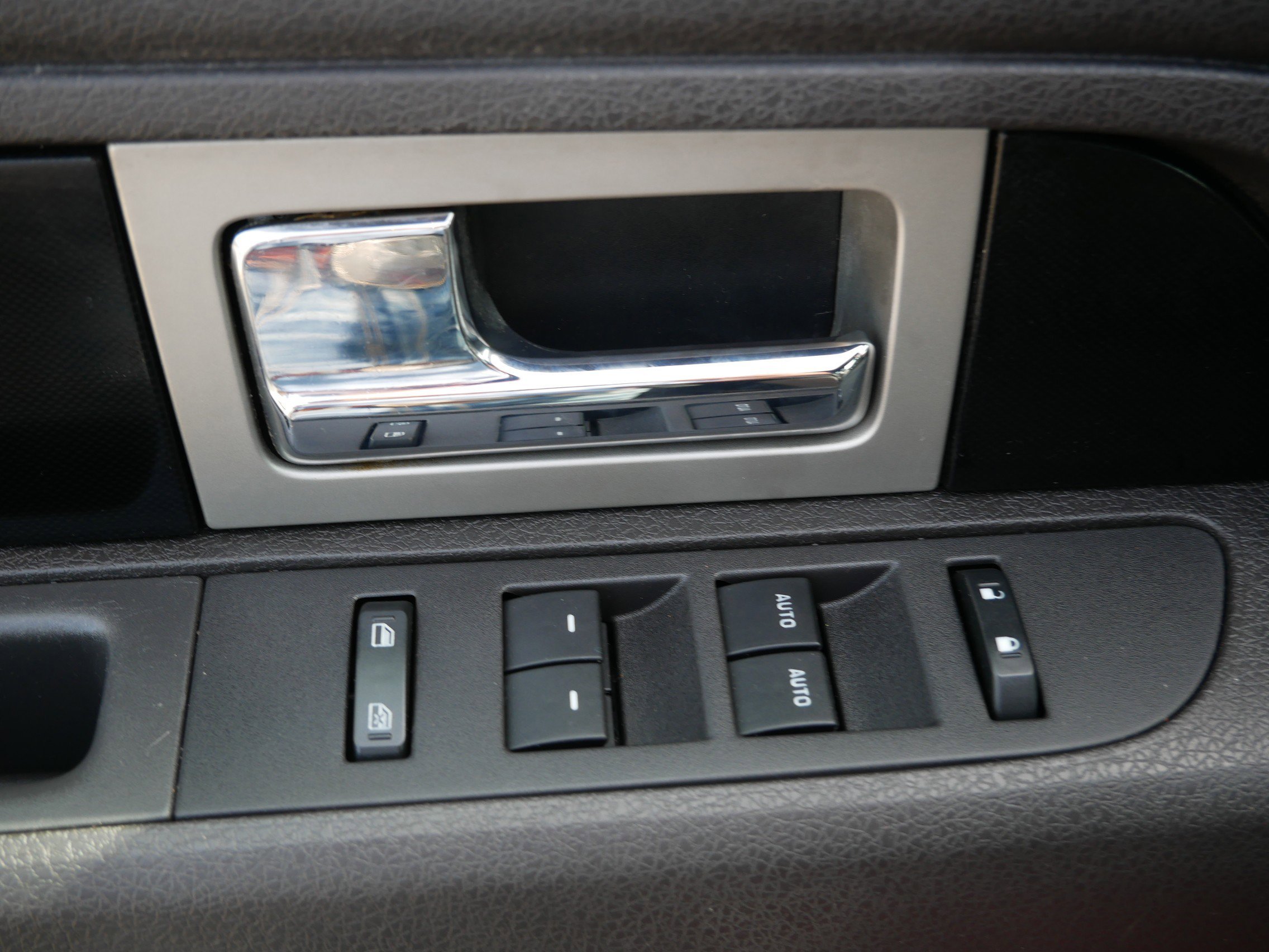 Used 2012 Red Ford FX4 image 18