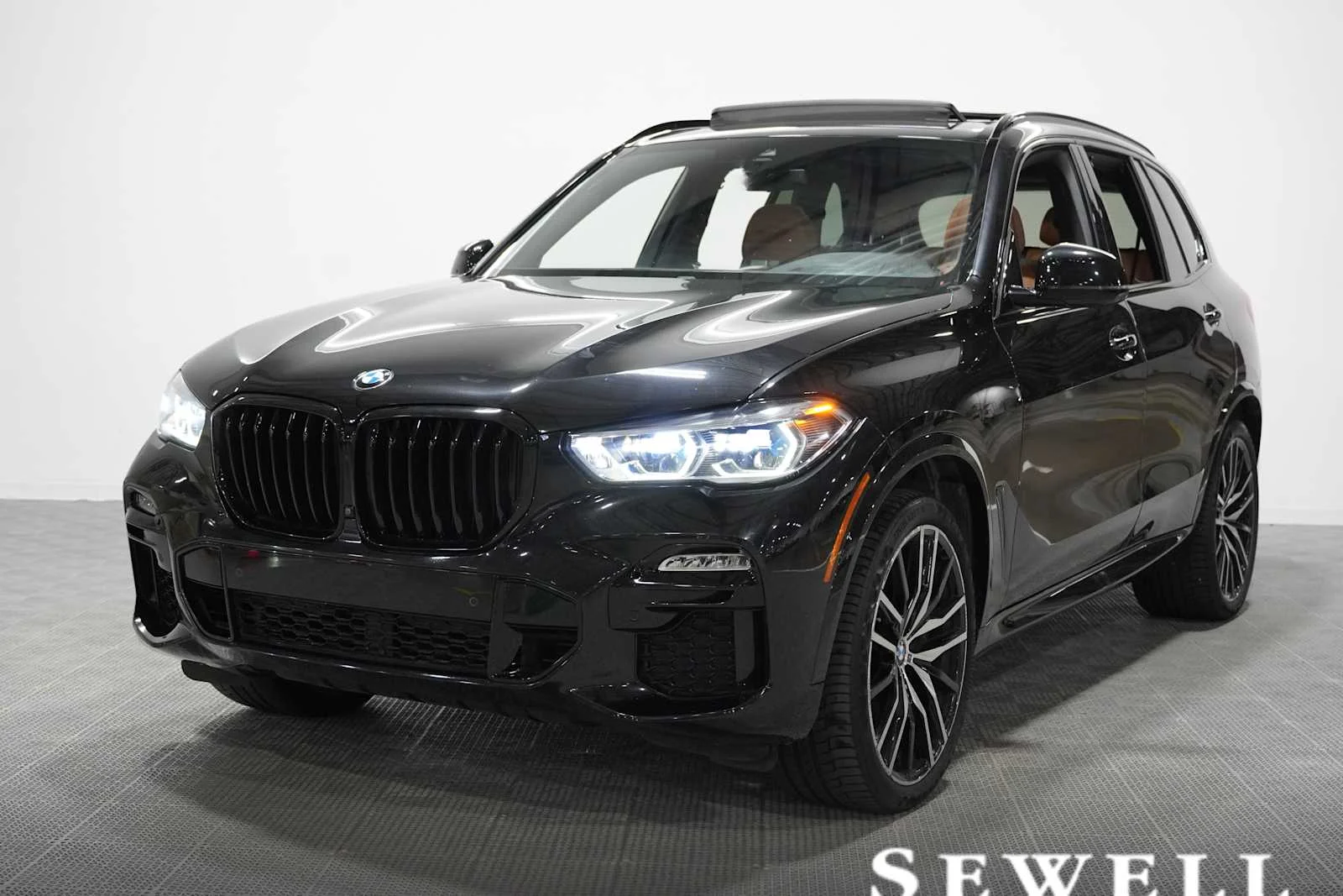 2021 BMW X5 M50i's photo