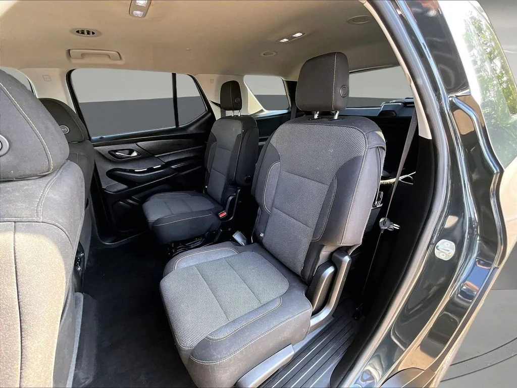 Used 2018 Gray Chevrolet LT image 26