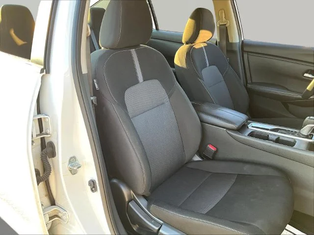 Used 2025 White Nissan SV image 30